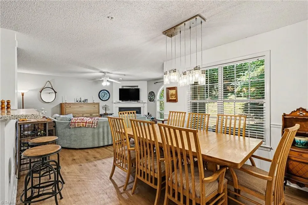 2012 Salem Bluff Drive Winston-Salem, NC 27127