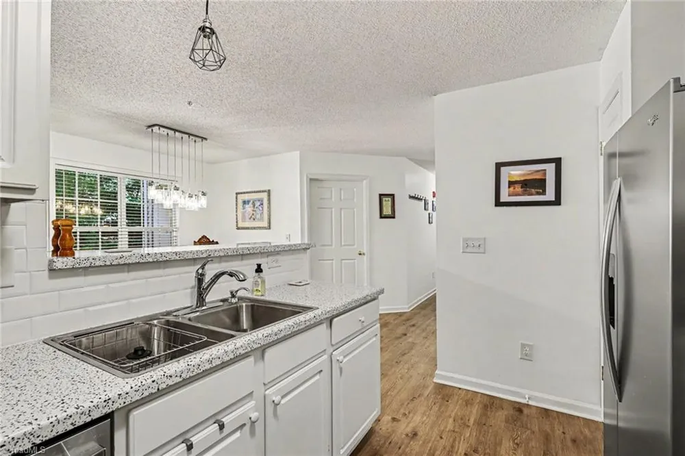 2012 Salem Bluff Drive Winston-Salem, NC 27127