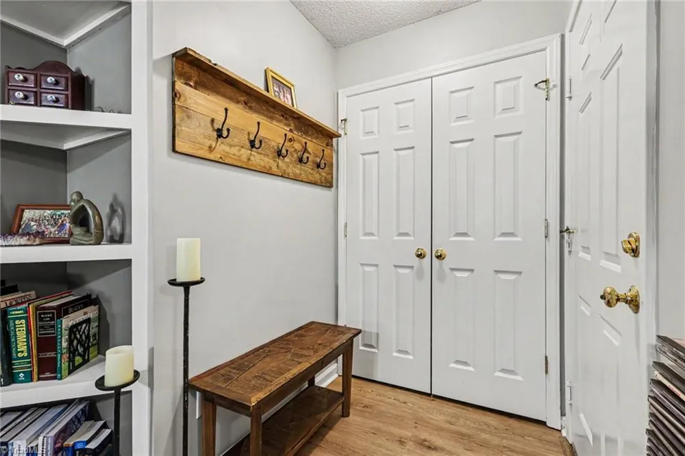 2012 Salem Bluff Drive Winston-Salem, NC 27127