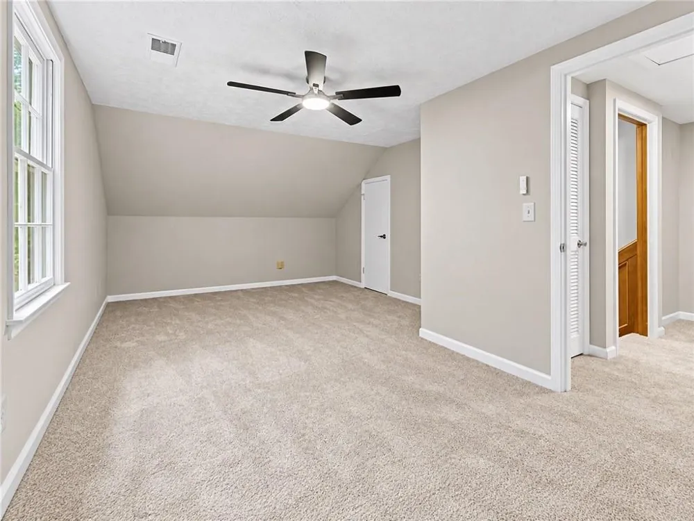 1052 Evelyn Lane Lilburn, GA 30047