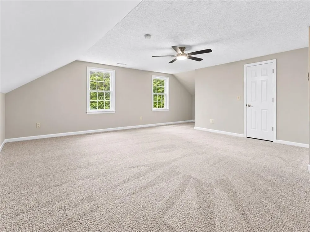 1052 Evelyn Lane Lilburn, GA 30047