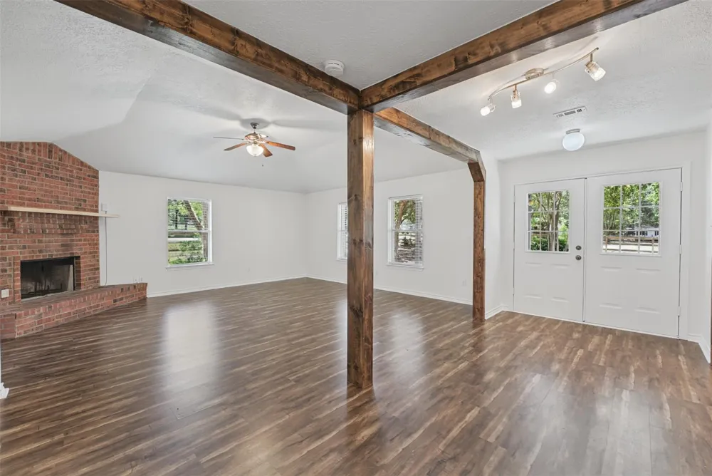 15276 Capitol Hill Road Montgomery, TX 77316