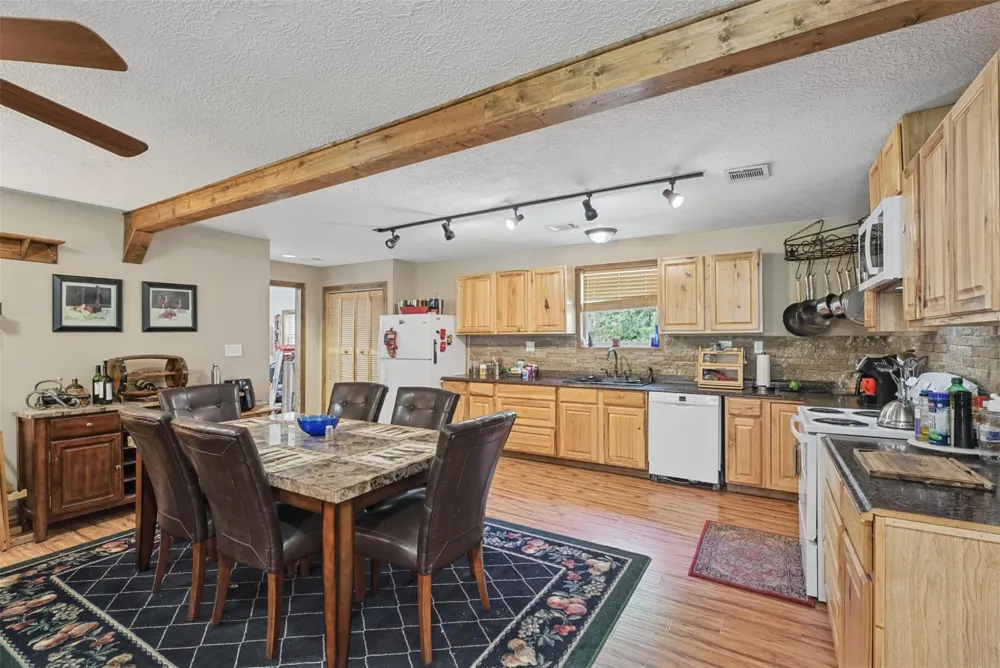 15276 Capitol Hill Road Montgomery, TX 77316