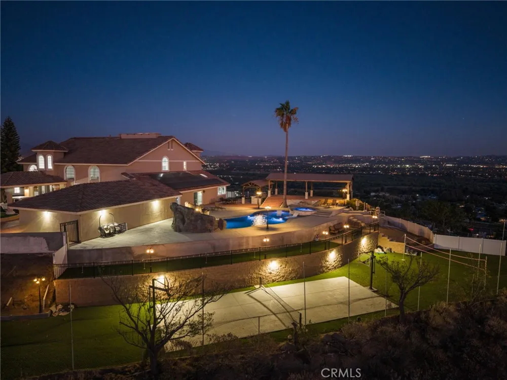 7077 Thunder Ridge Road Jurupa Valley, CA 92509