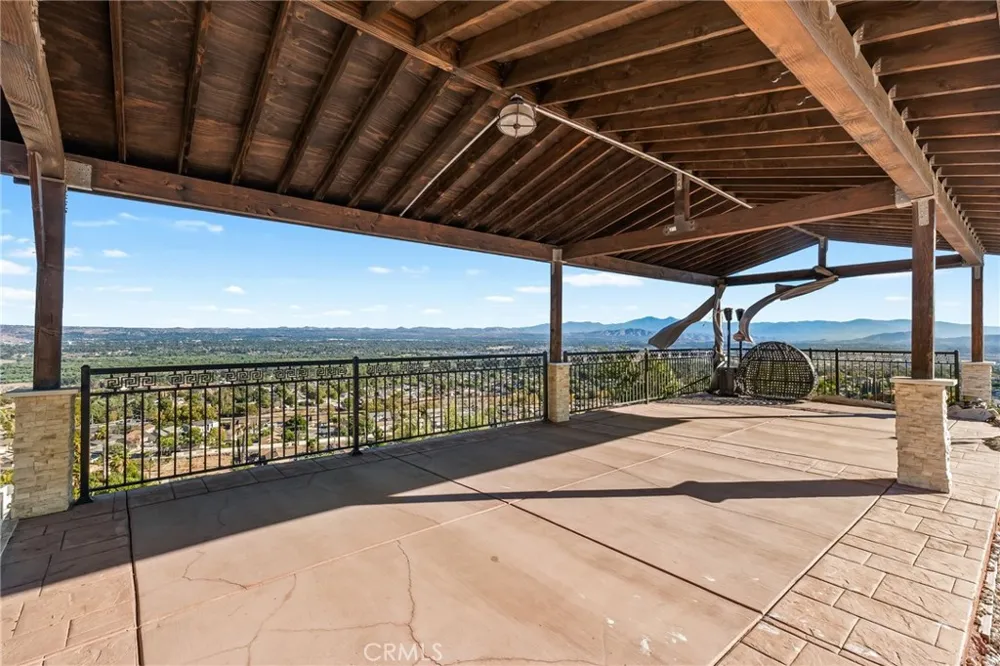 7077 Thunder Ridge Road Jurupa Valley, CA 92509