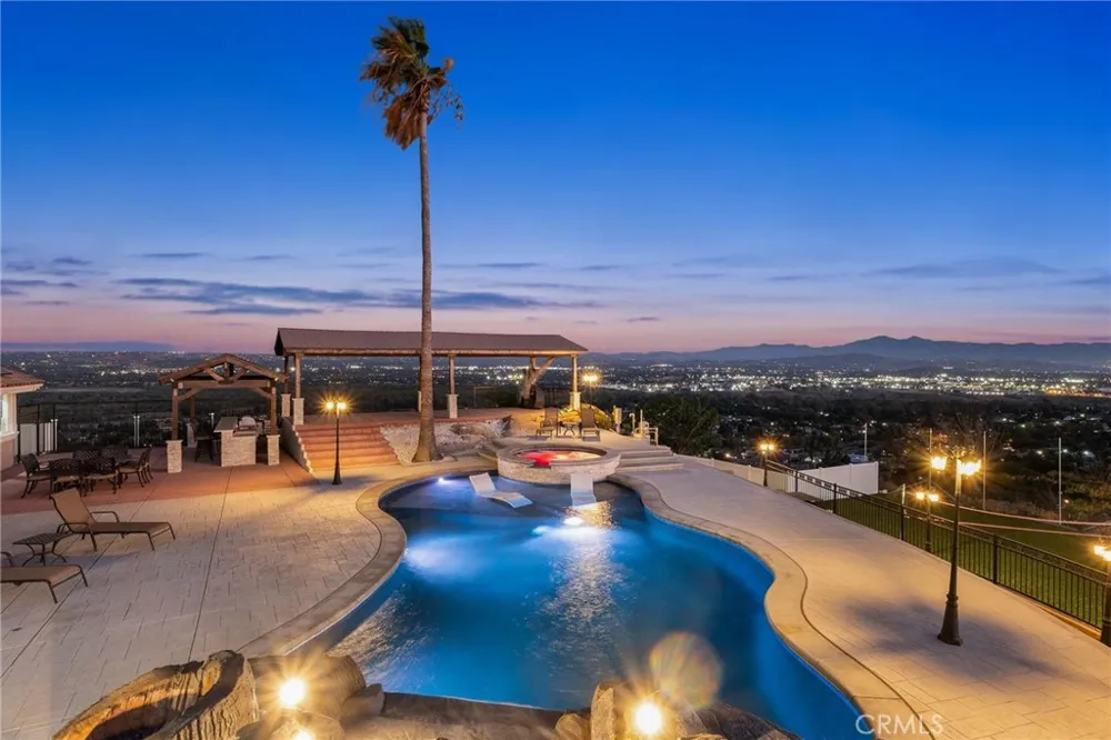 7077 Thunder Ridge Road Jurupa Valley, CA 92509