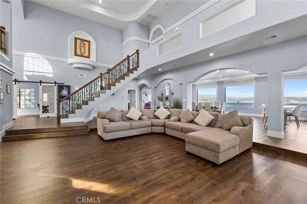 7077 Thunder Ridge Road Jurupa Valley, CA 92509