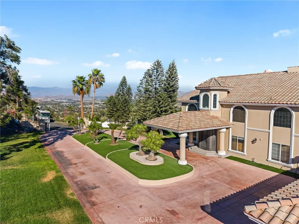 7077 Thunder Ridge Road Jurupa Valley, CA 92509