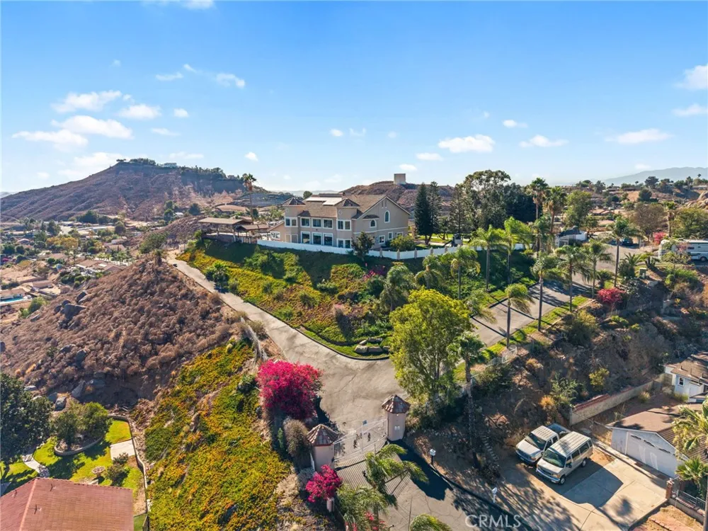 7077 Thunder Ridge Road Jurupa Valley, CA 92509