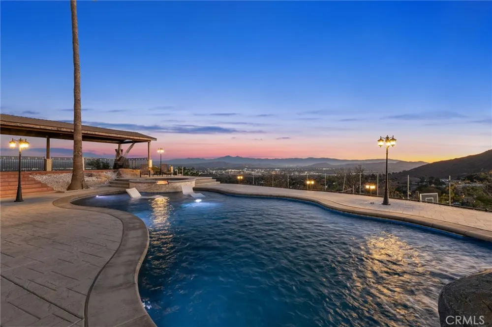 7077 Thunder Ridge Road Jurupa Valley, CA 92509