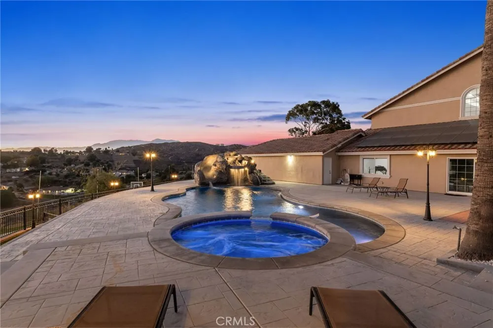 7077 Thunder Ridge Road Jurupa Valley, CA 92509