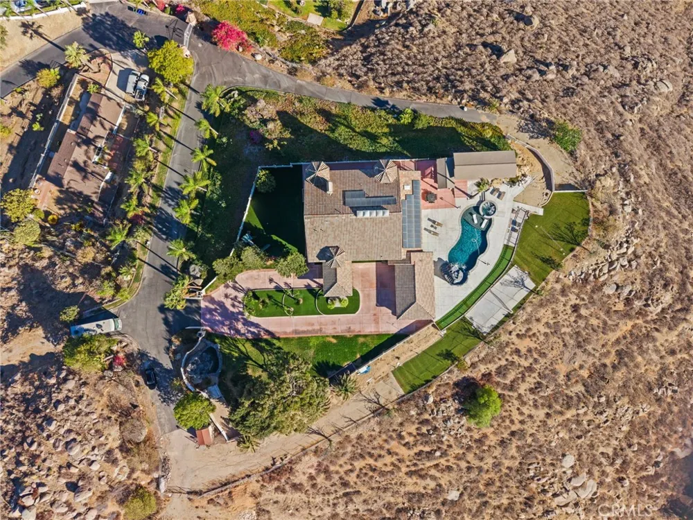 7077 Thunder Ridge Road Jurupa Valley, CA 92509