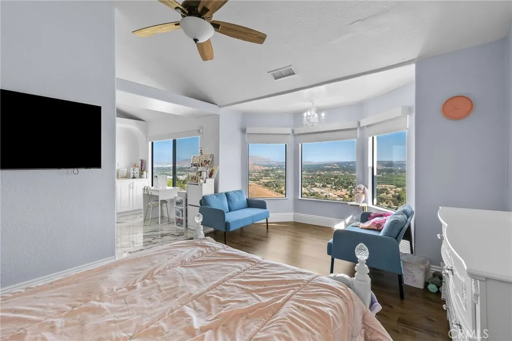 7077 Thunder Ridge Road Jurupa Valley, CA 92509