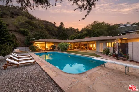 7230 Outpost Cove Drive