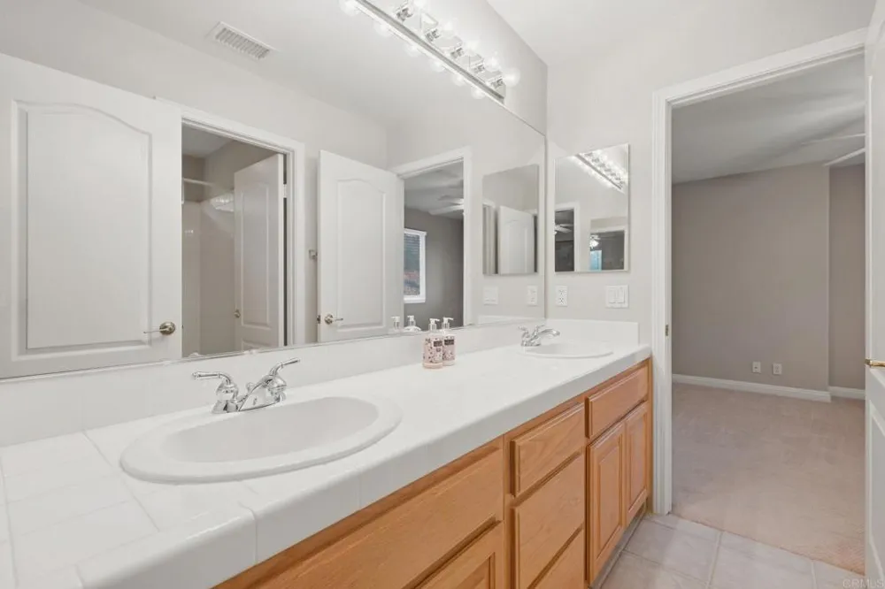 15844 Broad Oaks Road El Cajon, CA 92021