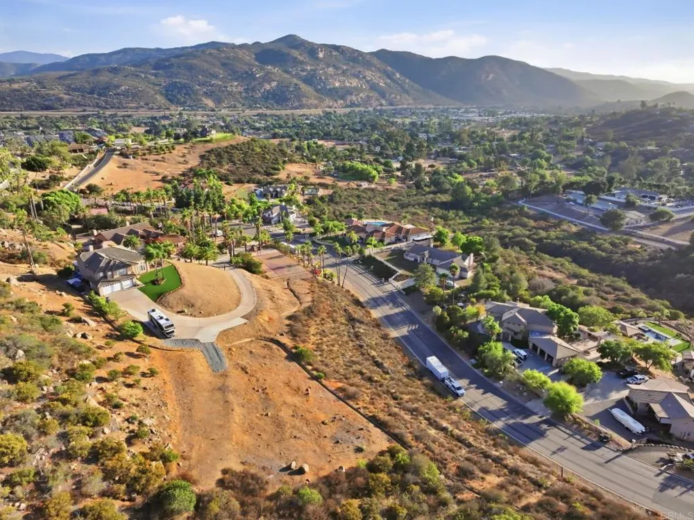 15844 Broad Oaks Road El Cajon, CA 92021