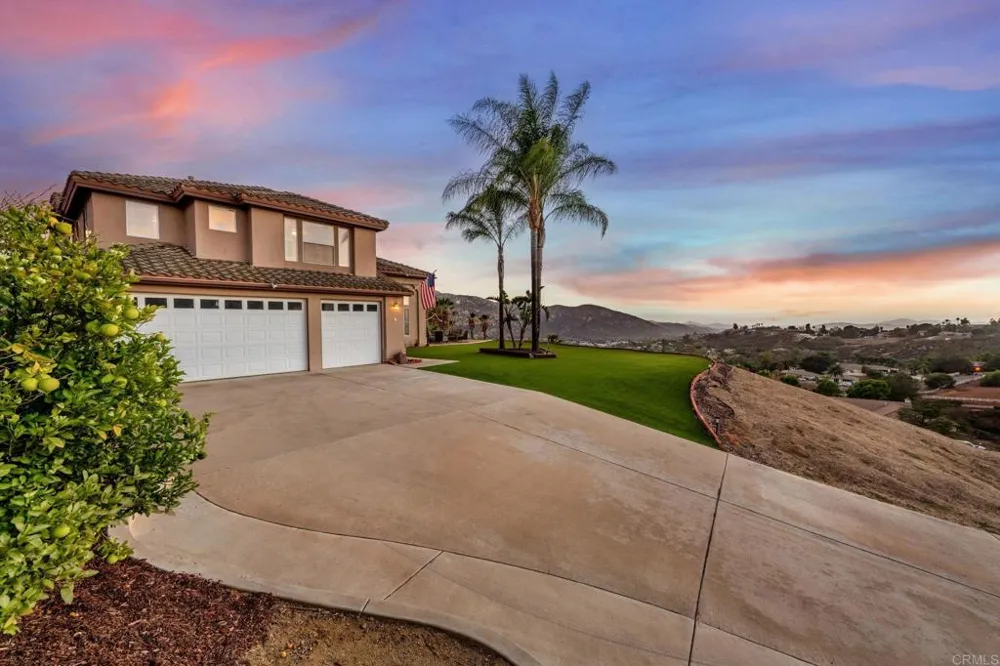 15844 Broad Oaks Road El Cajon, CA 92021