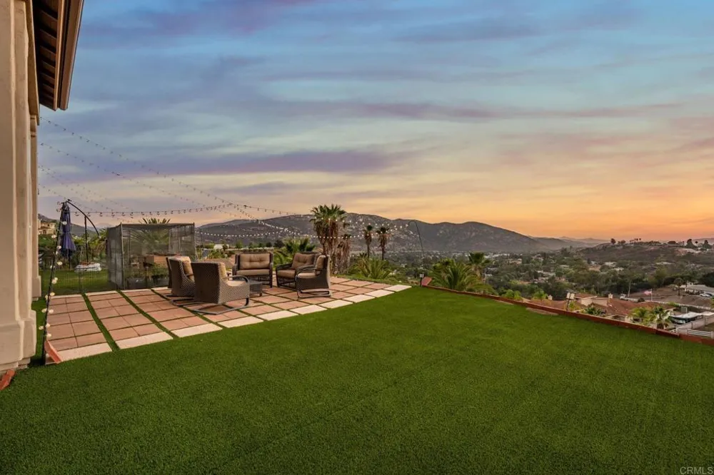 15844 Broad Oaks Road El Cajon, CA 92021