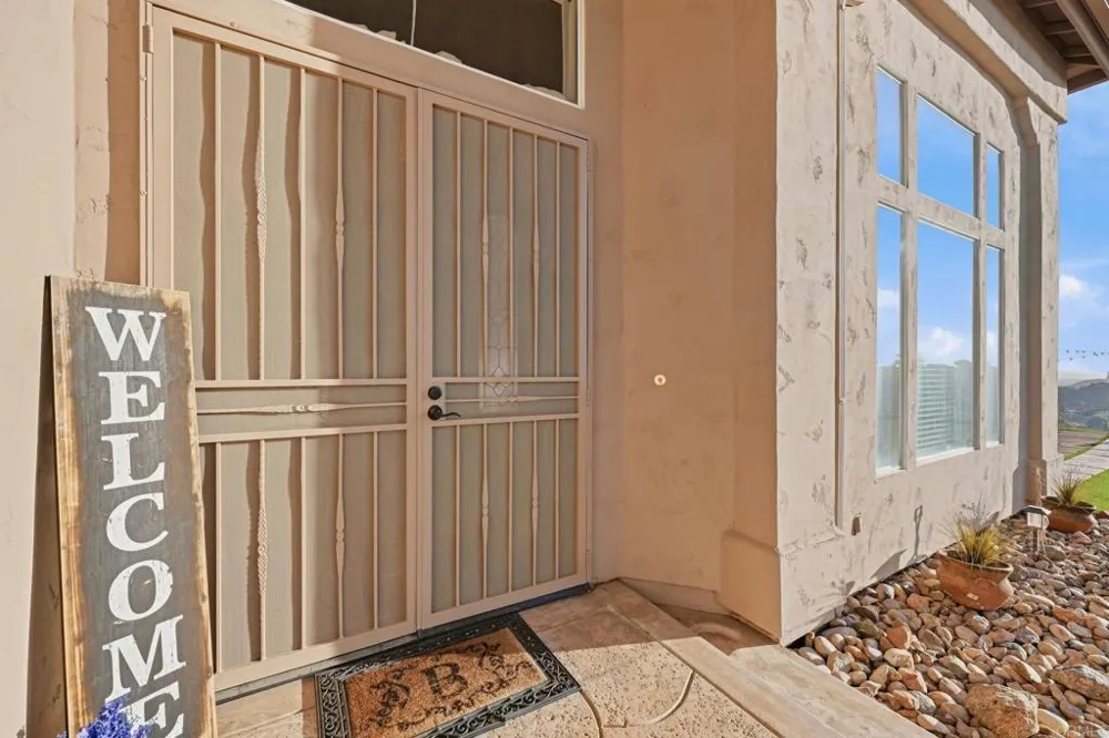 15844 Broad Oaks Road El Cajon, CA 92021