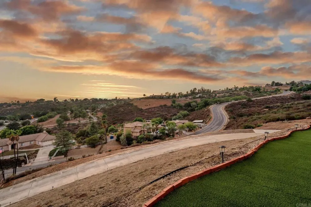 15844 Broad Oaks Road El Cajon, CA 92021