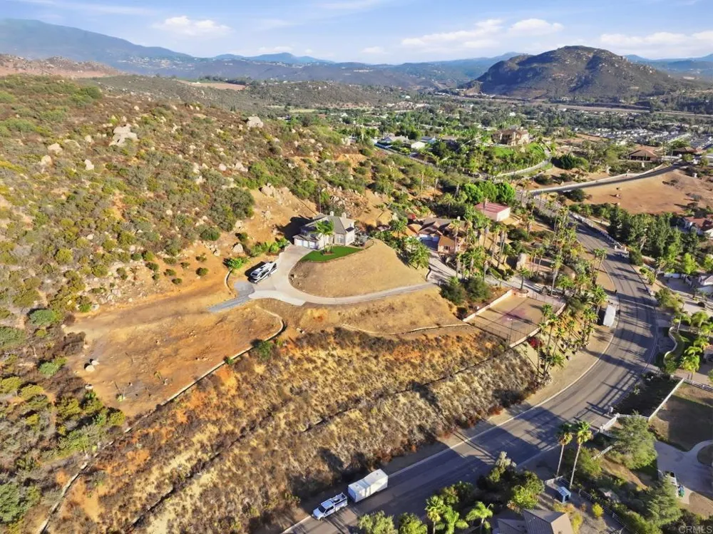 15844 Broad Oaks Road El Cajon, CA 92021