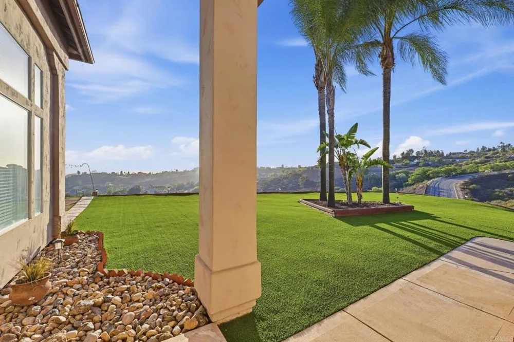 15844 Broad Oaks Road El Cajon, CA 92021