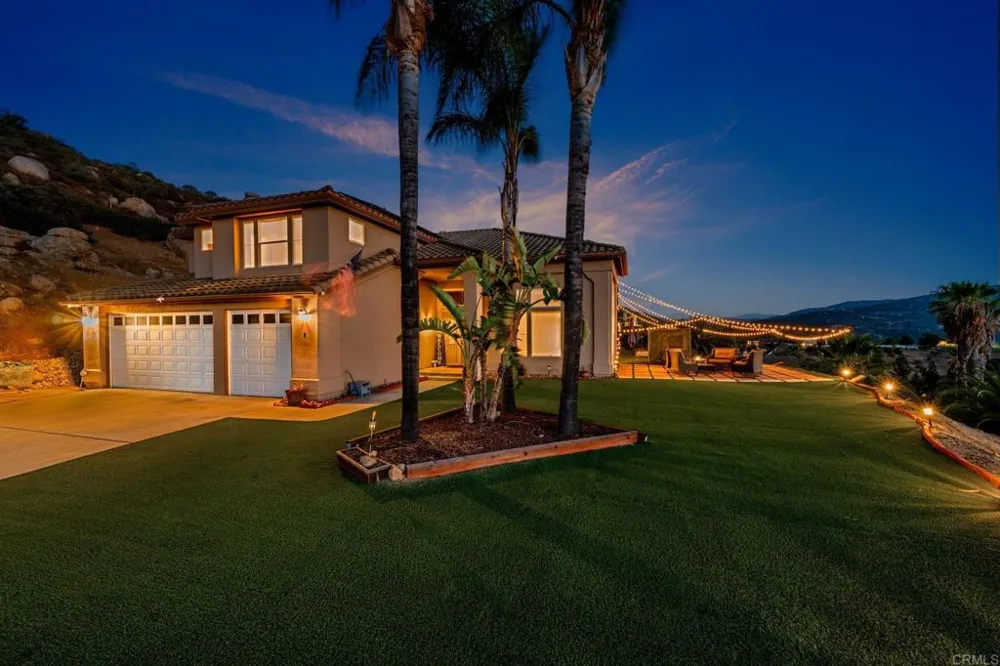 15844 Broad Oaks Road El Cajon, CA 92021