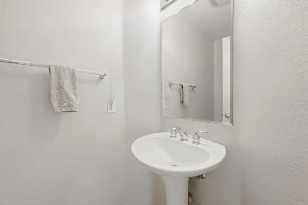 15844 Broad Oaks Road El Cajon, CA 92021