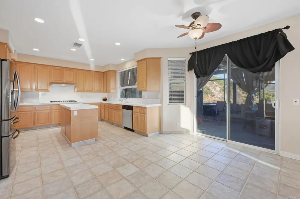 15844 Broad Oaks Road El Cajon, CA 92021