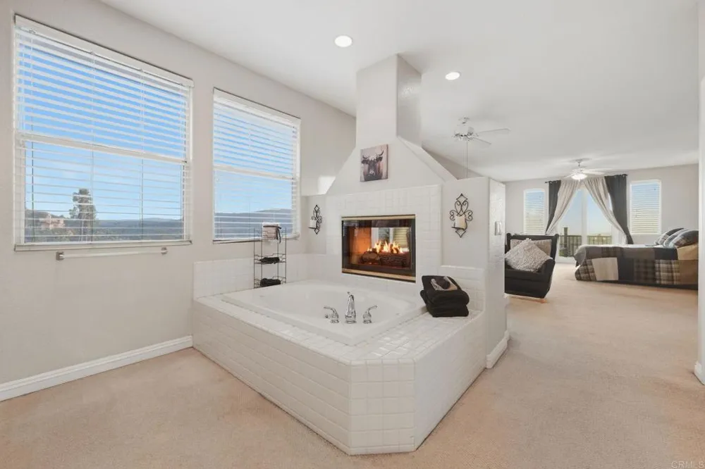15844 Broad Oaks Road El Cajon, CA 92021