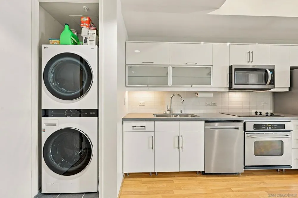 350 W Ash #1106 San Diego, CA 92101