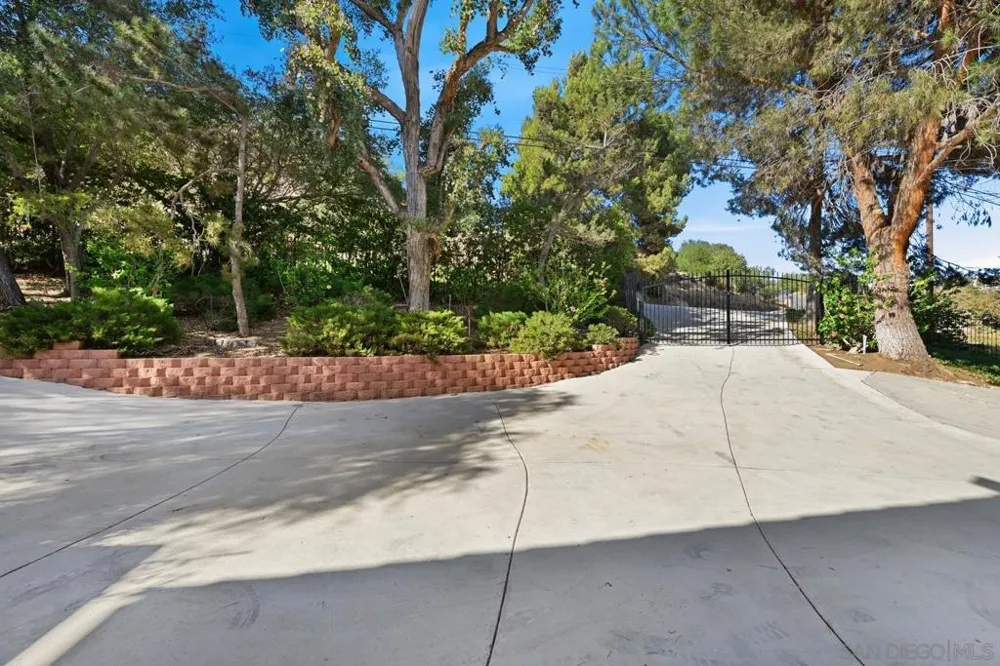 4488 La Canada Fallbrook, CA 92028