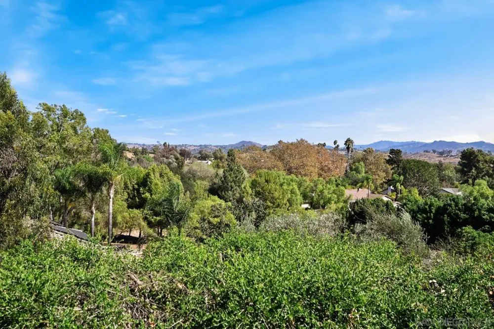 4488 La Canada Fallbrook, CA 92028