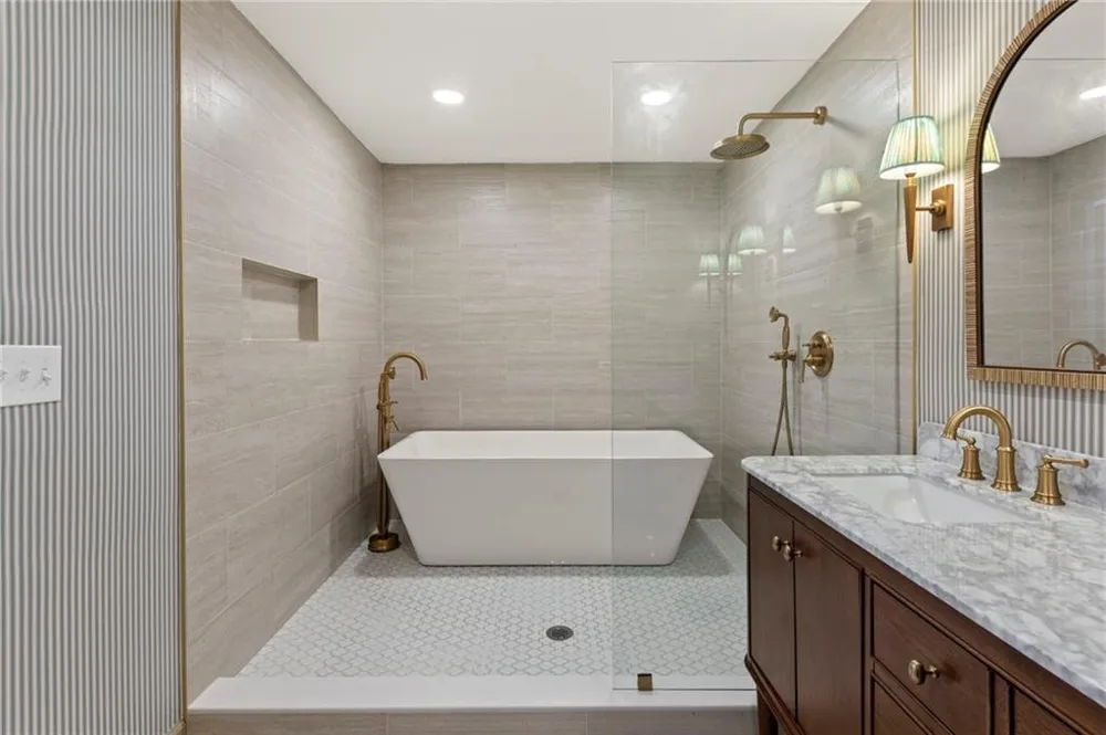 1052 Country Lane NE Atlanta, GA 30324