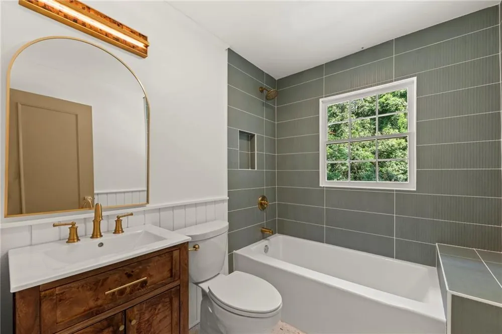 1052 Country Lane NE Atlanta, GA 30324