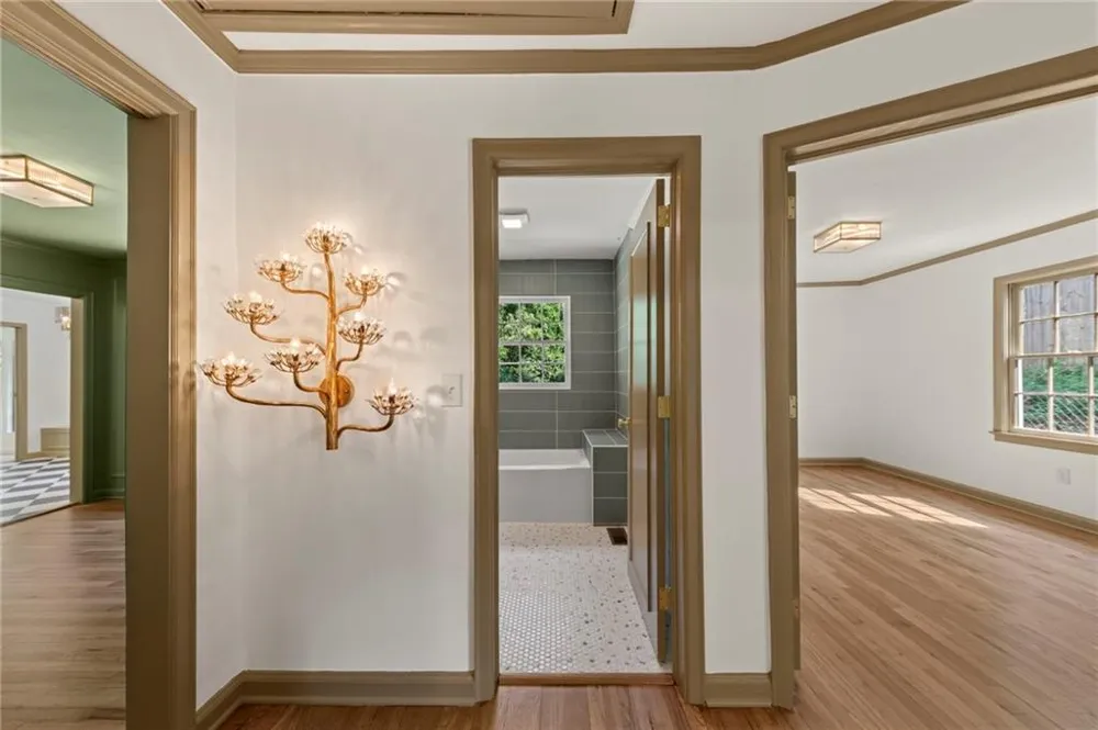 1052 Country Lane NE Atlanta, GA 30324
