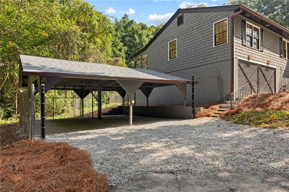 1052 Country Lane NE Atlanta, GA 30324