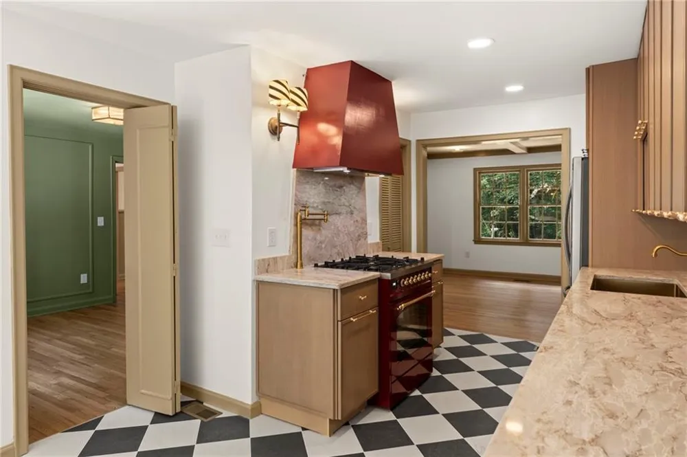 1052 Country Lane NE Atlanta, GA 30324