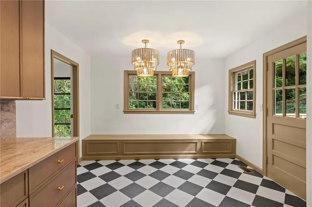1052 Country Lane NE Atlanta, GA 30324