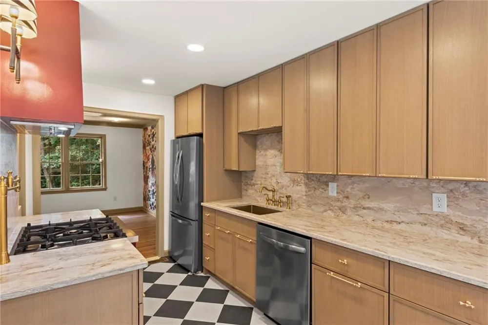 1052 Country Lane NE Atlanta, GA 30324
