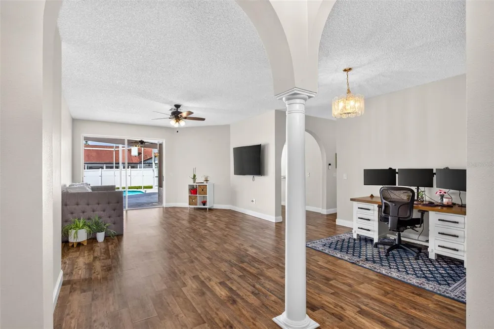 10007 VISTA POINTE DRIVE Tampa, FL 33635