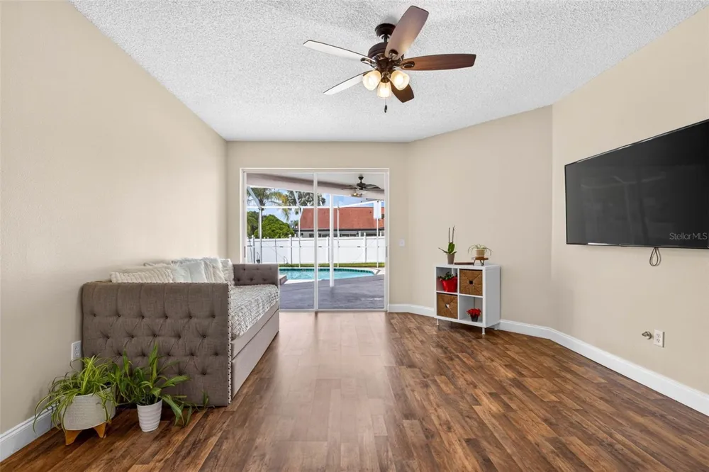 10007 VISTA POINTE DRIVE Tampa, FL 33635