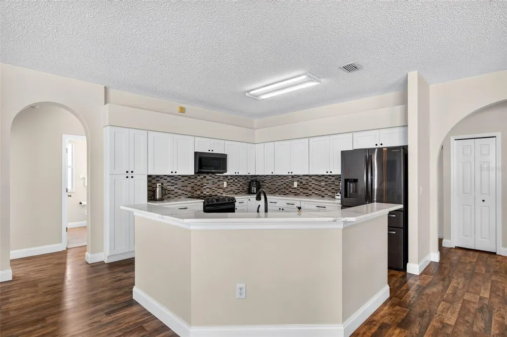 10007 VISTA POINTE DRIVE Tampa, FL 33635