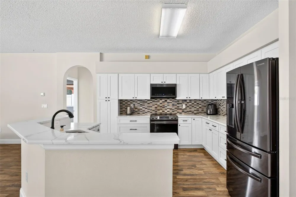 10007 VISTA POINTE DRIVE Tampa, FL 33635
