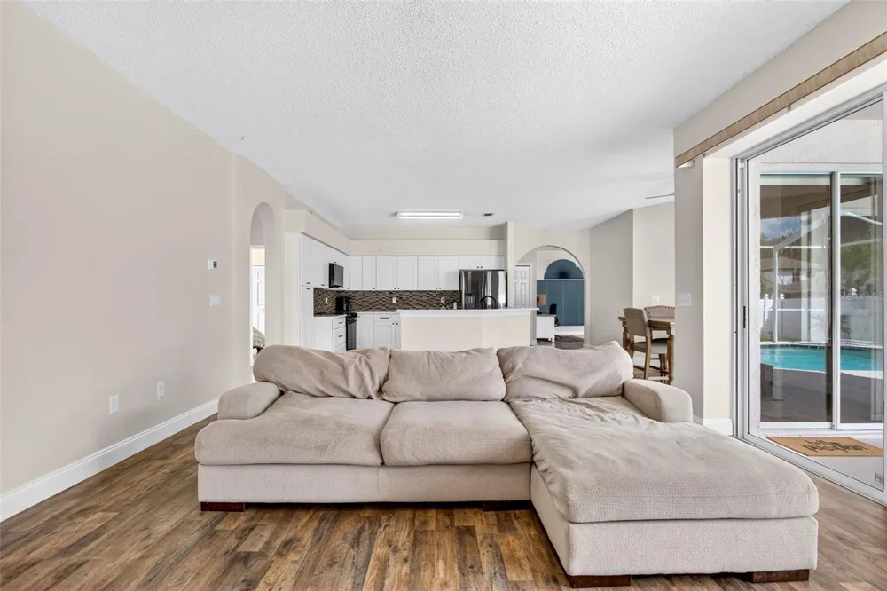 10007 VISTA POINTE DRIVE Tampa, FL 33635