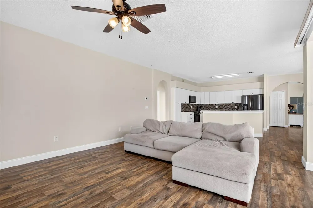 10007 VISTA POINTE DRIVE Tampa, FL 33635