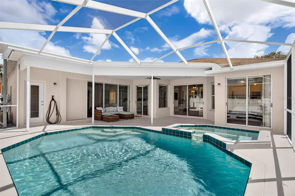 10007 VISTA POINTE DRIVE Tampa, FL 33635