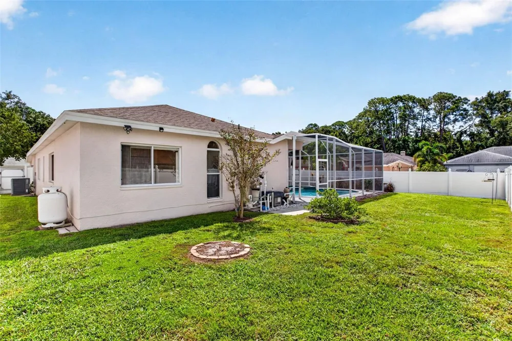 10007 VISTA POINTE DRIVE Tampa, FL 33635