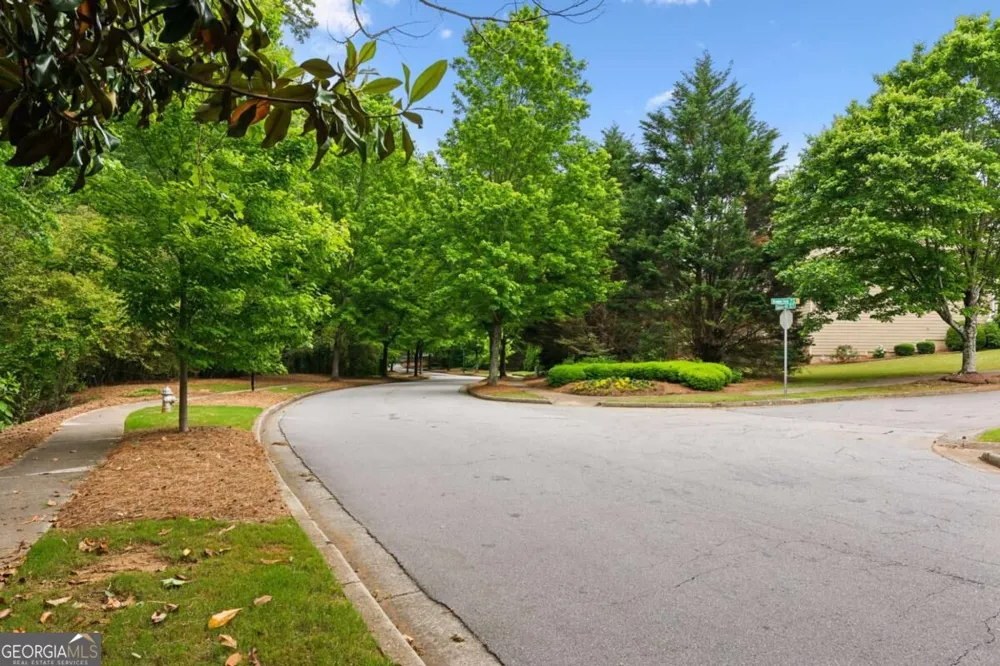 4092 Suwanee Mill DR Buford, GA 30518