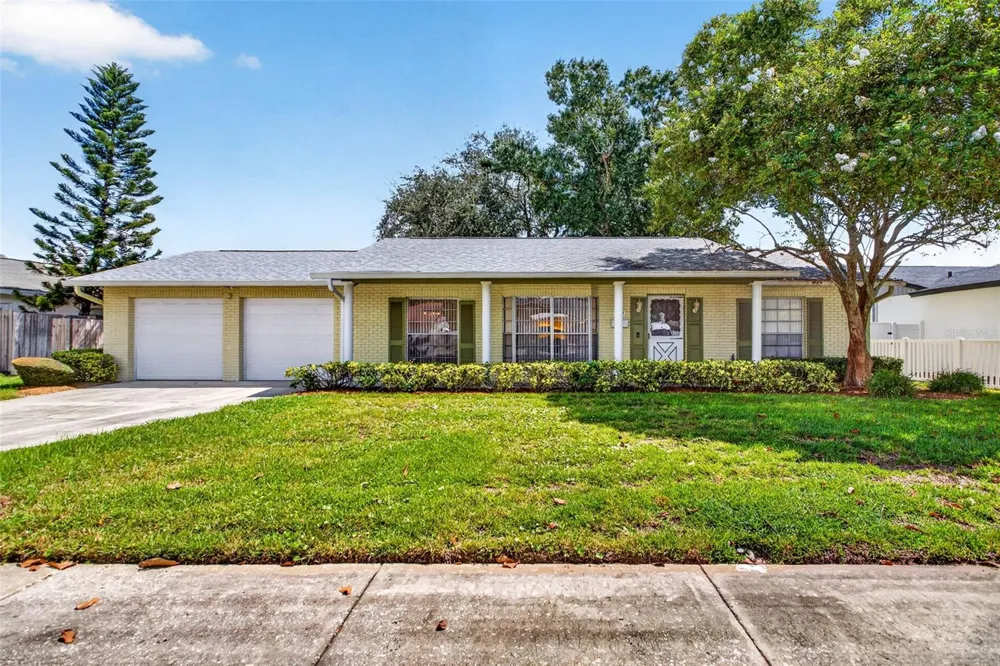 8512 WOODWICK COURT Tampa, FL 33615